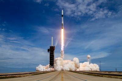 SpaceX получила от Пентагона контракт на запуск 28 военных спутников