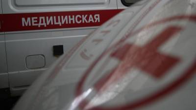 Девушка сломала позвоночник на снежной горке в Ленинградской области