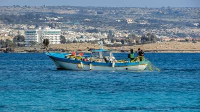 Жителям Кипра запретили выходить из дома чаще двух раз в день