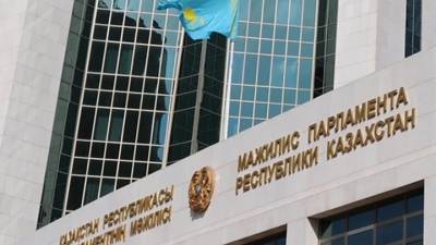В Казахстане открылись избирательные участки на выборах в парламент