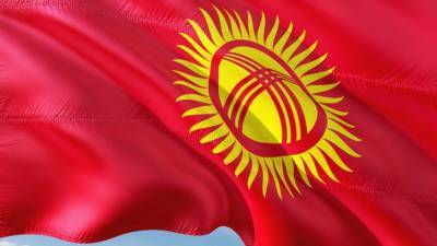 Избирательные участки для выборов президента начали работу в Киргизии