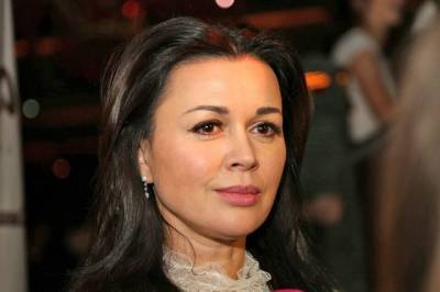 «Тяжело болеет»: дочь Анастасии Заворотнюк рассказала о здоровье актрисы
