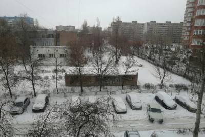 В Оренбурге качественной расчистке снега мешают машины граждан