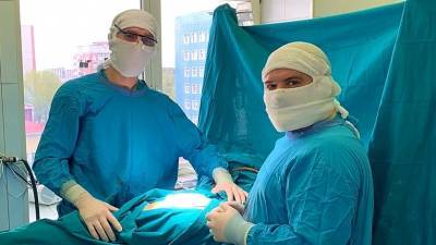 Тюменские врачи удалили пациентке крупную опухоль локтя
