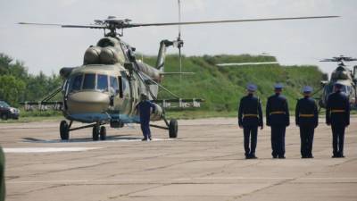 Новые вертолеты Ми-8 для постановки радиопомех поступили в войска ВВО