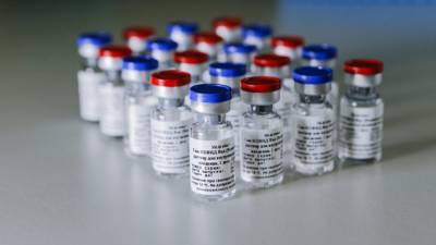 Корреспондент Bloomberg составил список достоинств вакцины "Спутник V"