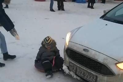 Поведение водителя авто на Соборной площади в Серпухове взорвало соцсети
