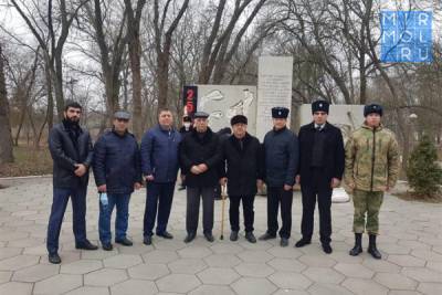 Дагестанские Росгвардейцы почтили память жертв кизлярских и первомайских событий 1996 года