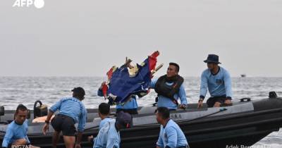 В Яванском море обнаружены черные ящики индонезийского самолета Boeing 737