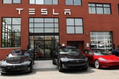 Tesla к 2022 году выпустит бюджетный электромобиль, – СМИ
