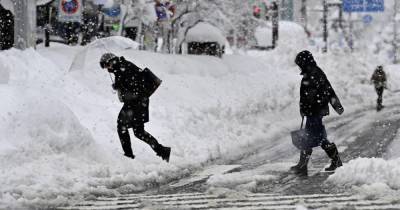 Сильный снегопад в Японии: из-за непогоды погибли уже несколько человек (фото)