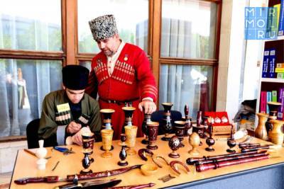 В Махачкале откроется выставка декоративно-прикладного и изобразительного искусства «Родники Дагестана»