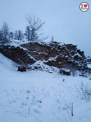 В Выборге обрушилась часть стены Анненских укреплений — фото