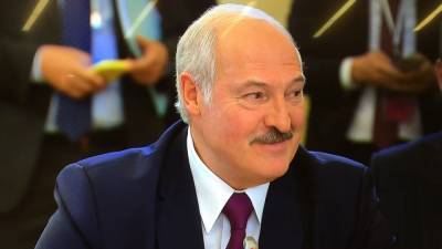 Лукашенко признался, что может немного выпить в женском коллективе