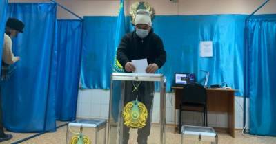 За 2 часа до закрытия участков в Казахстане проголосовали 60% граждан