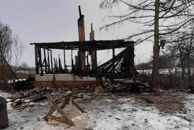 Число погибших в пожаре в великолукской деревне увеличилось до пяти