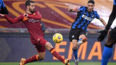 «Рома» вырвала ничью в концовке матча с «Интером» в 17-м туре Серии А