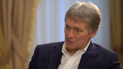 Песков заявил, что Путин не вакцинировался от COVID-19