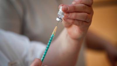 В Сербии оценили возможность начала массовой вакцинации от COVID-19