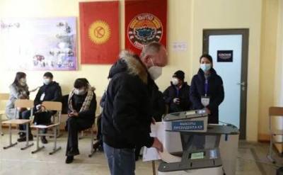 В Киргизии признали состоявшимся референдум, проводившийся одновременно с выборами президента