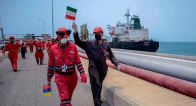 Иранские нефтетанкеры подошли к портам Сирии и Венесуэлы