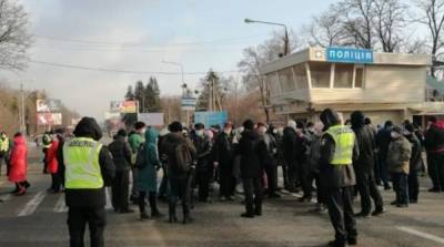 Акция протеста в Харьковской области: люди перекрыли трассу