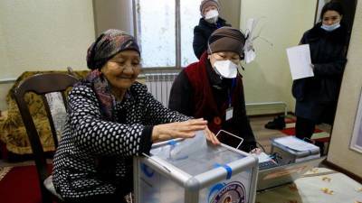 Российские наблюдатели оценили проведение выборов президента Киргизии