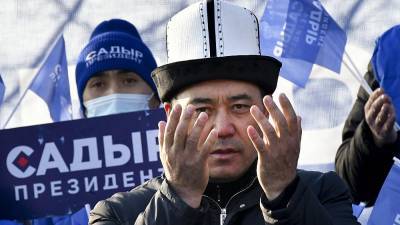 На досрочных выборах побеждает Садыр Жапаров