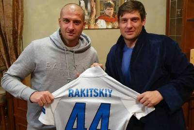 Ракицкий приехал в гости к Селезневу и подарил футболку "Зенита"