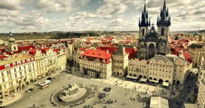 Вацлав Клаус - Протесты против коронавирусных ограничений прошли в Праге - ren.tv - Чехия - Прага