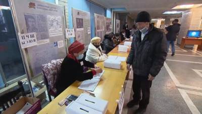 Выборы в Киргизии: подсчет голосов завершается