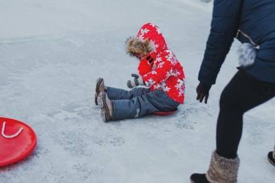 Более 40 человек пострадали во время катания с горок в Чите в новогодние праздники