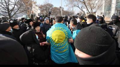 Нелёгкие выборы в Казахстане: лидирует партия Назарбаева