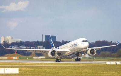 Airbus за год сократил поставки самолетов на треть