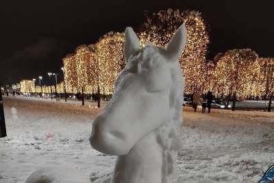 Новые снежные скульптуры появились на улицах Краснодара