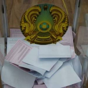 Экзит-пол на выборах в Казахстане показал победу партии Назарбаева