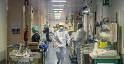 В Украине за сутки выявили более 4,2 тысяч новых зараженных коронавирусом