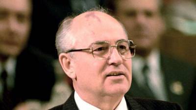 Горбачев призвал США и Россию продлить договор СНВ-3