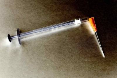Доктор Мясников назвал бредом слухи о «чипировании населения» при вакцинации от коронавируса