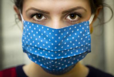 В Петербурге еще 3004 человека заболели коронавирусом