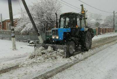Краснодарский край тонет в снегу: коммунальщики не справляются