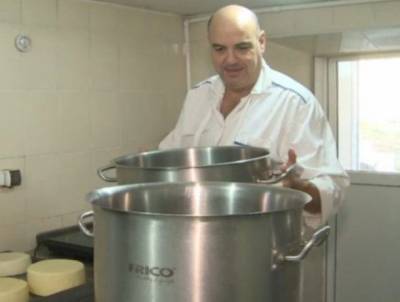 От 1000 евро за килограмм: самый дорогой в мире сыр делает француз в Молдове