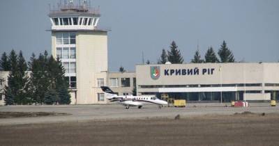 Директора аэропорта в Кривом Роге подозревают в растрате 5,3 млн грн бюджетных денег