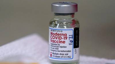 Минздрав объявил о начале вакцинации для 55-летних, больничные кассы не в курсе