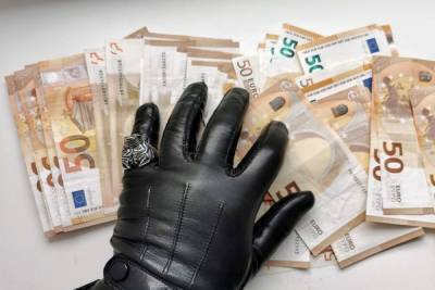 Германия: Мошенник обратился за финансовой помощью 91 раз