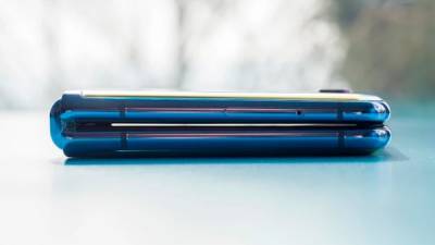 Пользователи Samsung Galaxy Z Flip и Z Fold пожаловались на поломку гибких экранов на морозе