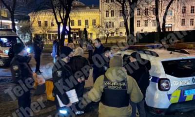 В Киеве пьяные подростки избили людей в парке: "Вспомнили дядю в СБУ и тетю в Раде"