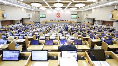 Парламентарии внесли в Госдуму закон о защите военных и силовиков