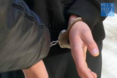 Бывший оперативник из поселка Тарки Уллубий Амиров задержан за хранение наркотиков
