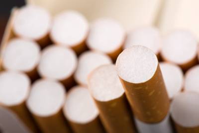 Табачные компании в России заставят выпускать самозатухающие сигареты